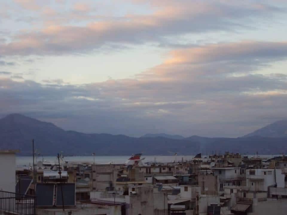Appartamento Urban Penthouse Patras Esterno foto